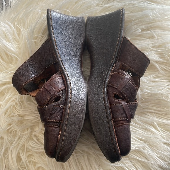 Born brown wedge clogs - Picture 3 of 10